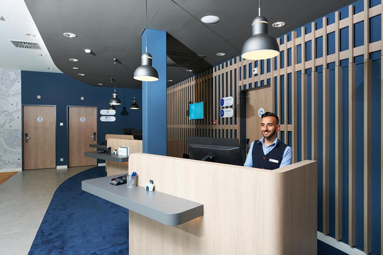 Holiday Inn Express & Suites - Basel - Allschwil By Ihg Exterior foto