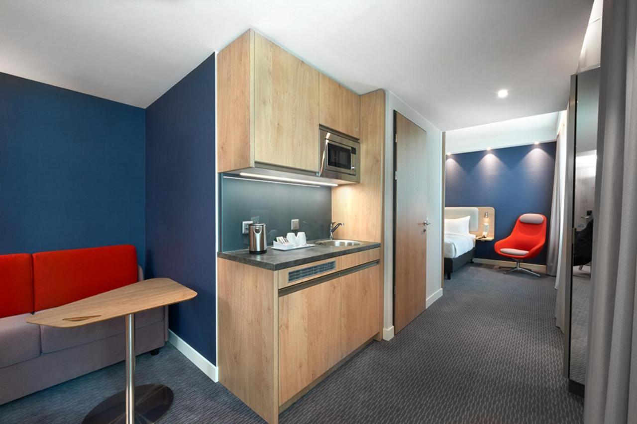 Holiday Inn Express & Suites - Basel - Allschwil By Ihg Exterior foto