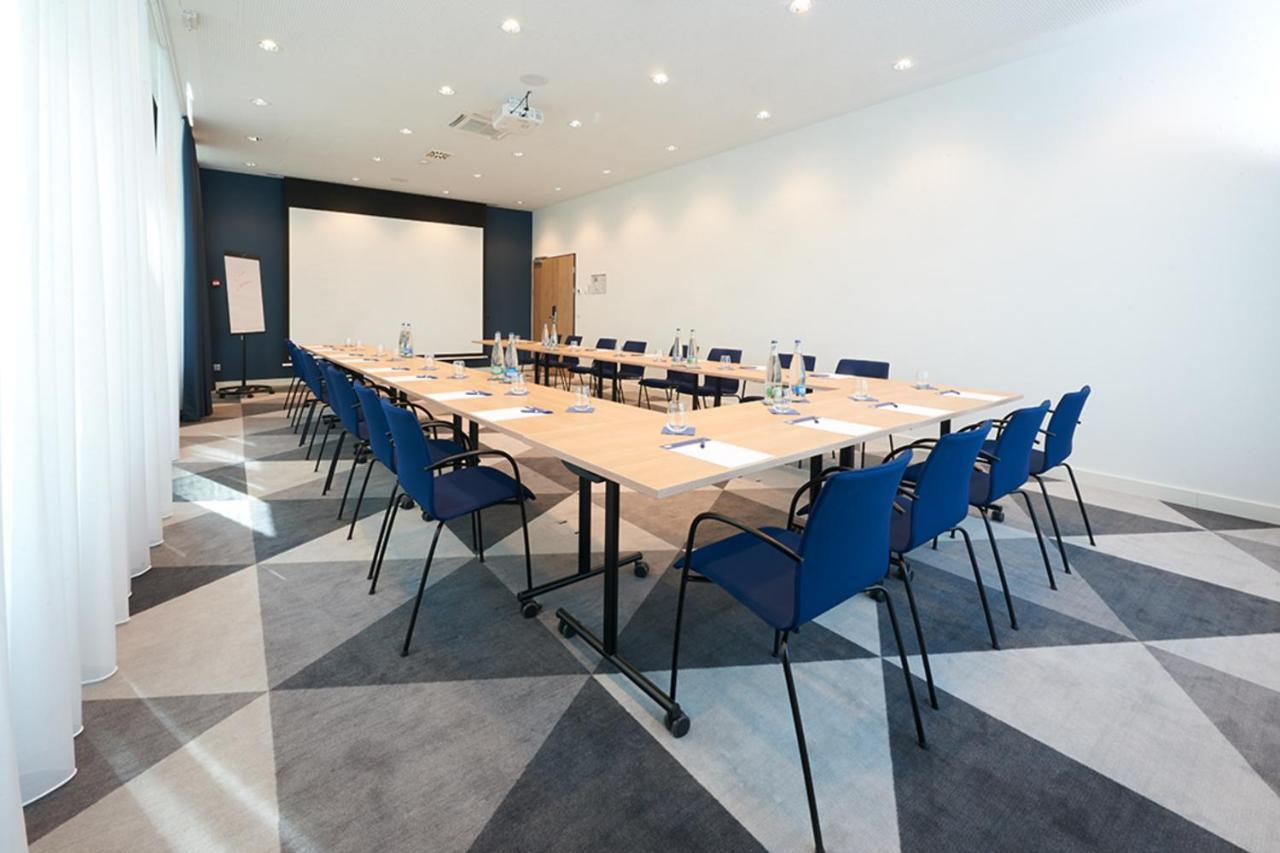 Holiday Inn Express & Suites - Basel - Allschwil By Ihg Exterior foto