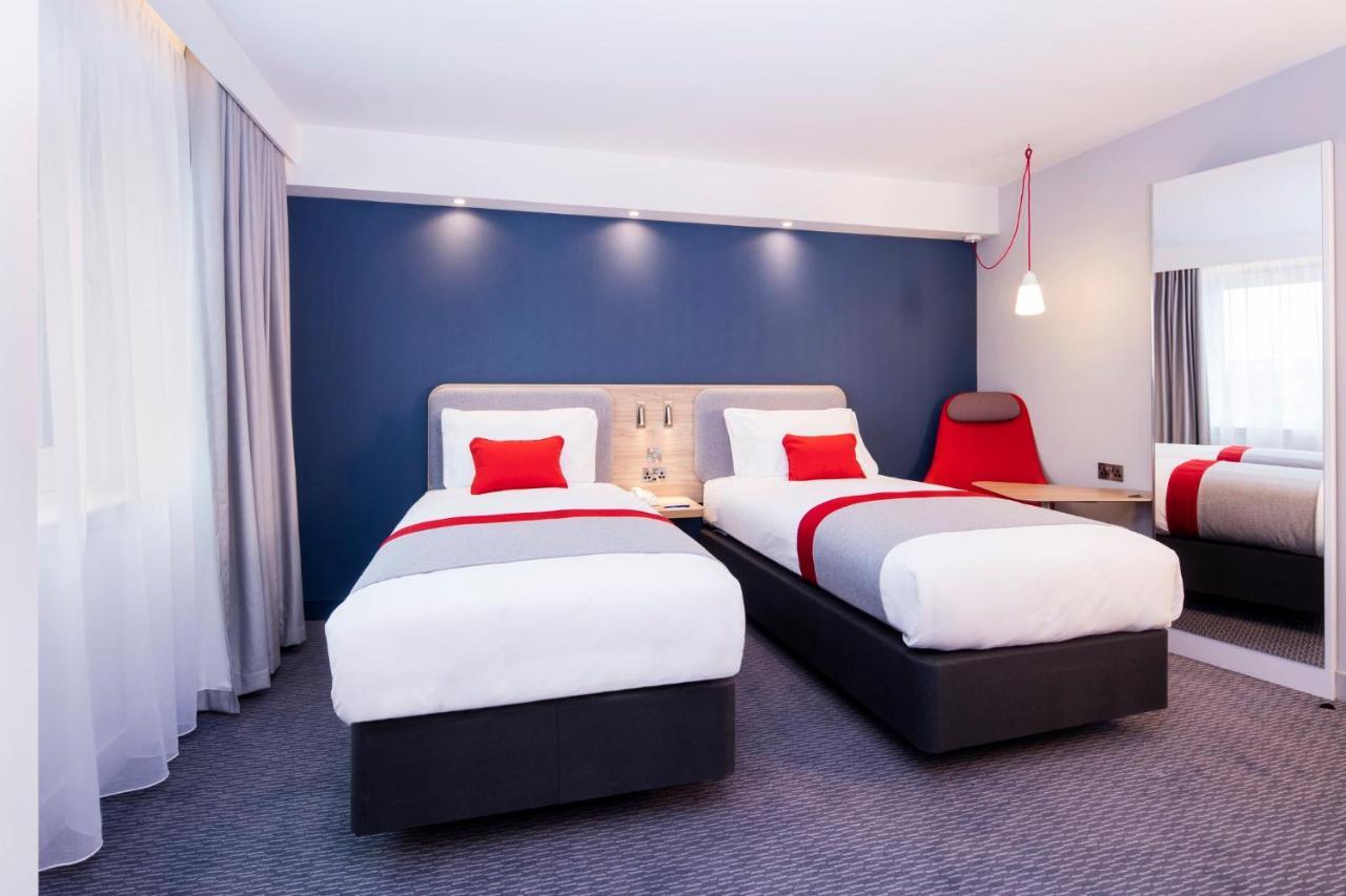 Holiday Inn Express & Suites - Basel - Allschwil By Ihg Exterior foto