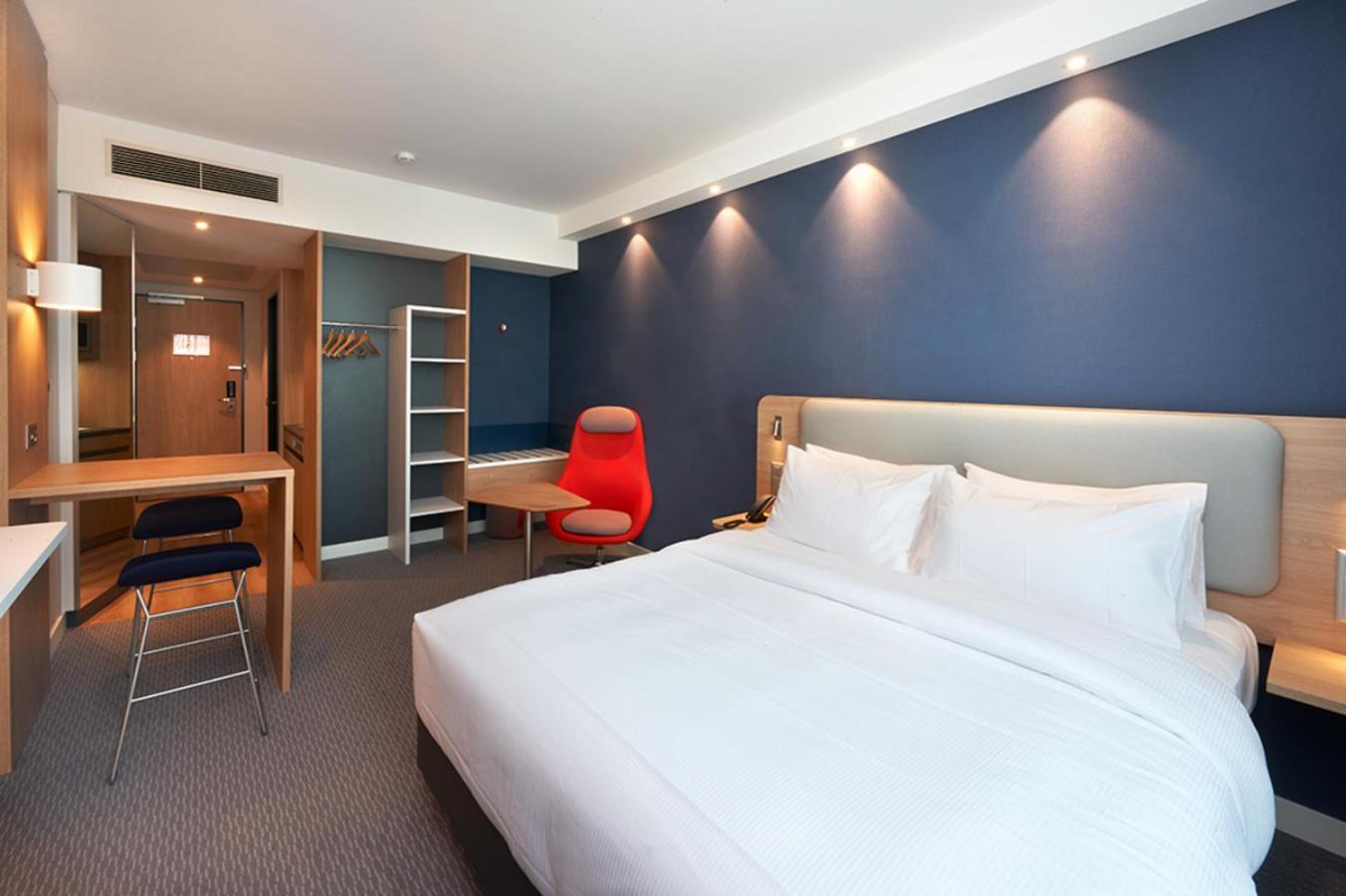 Holiday Inn Express & Suites - Basel - Allschwil By Ihg Exterior foto
