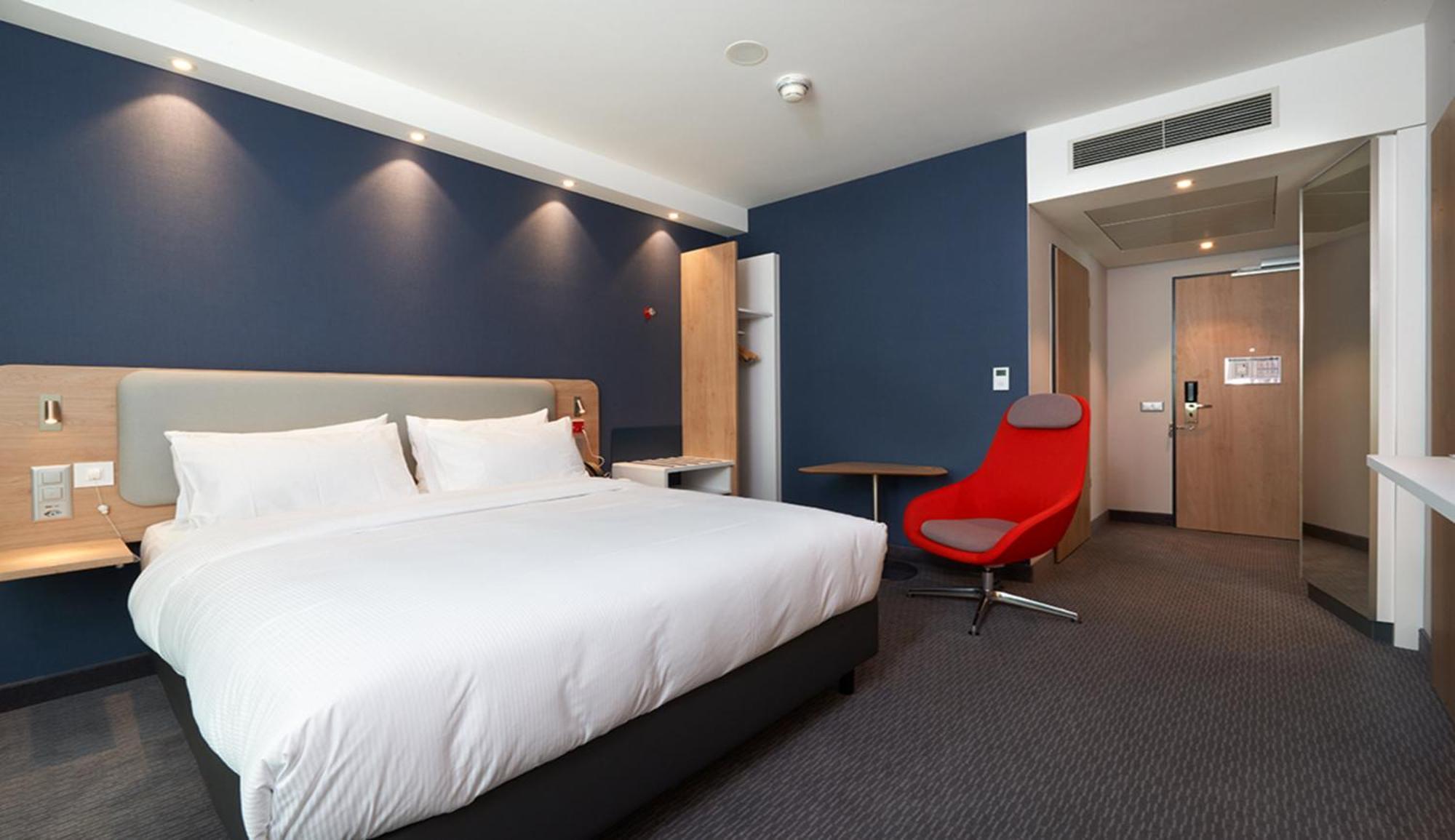 Holiday Inn Express & Suites - Basel - Allschwil By Ihg Exterior foto