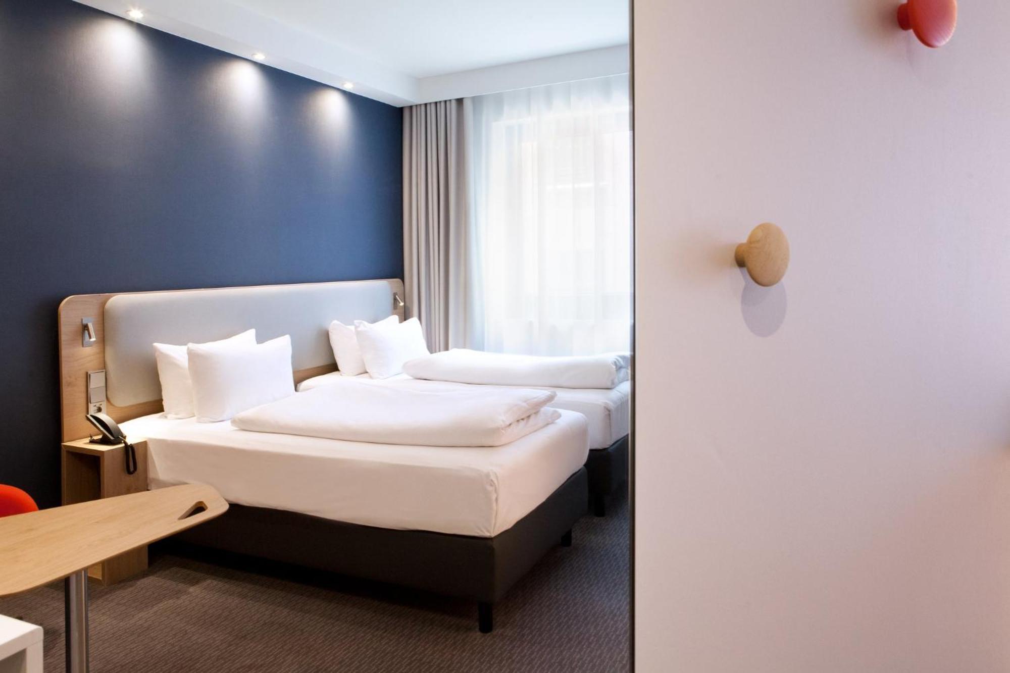Holiday Inn Express & Suites - Basel - Allschwil By Ihg Exterior foto